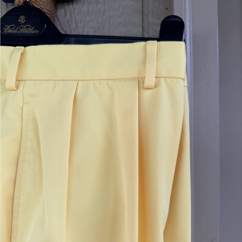 POLO ⛳️ Golf Men’s Yellow Pleated 9” Shorts - Size 36